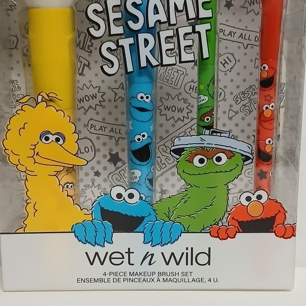 Wet N Wild Sesame Street 4 Piece Makeup Brush Set - Picture 4 of 8